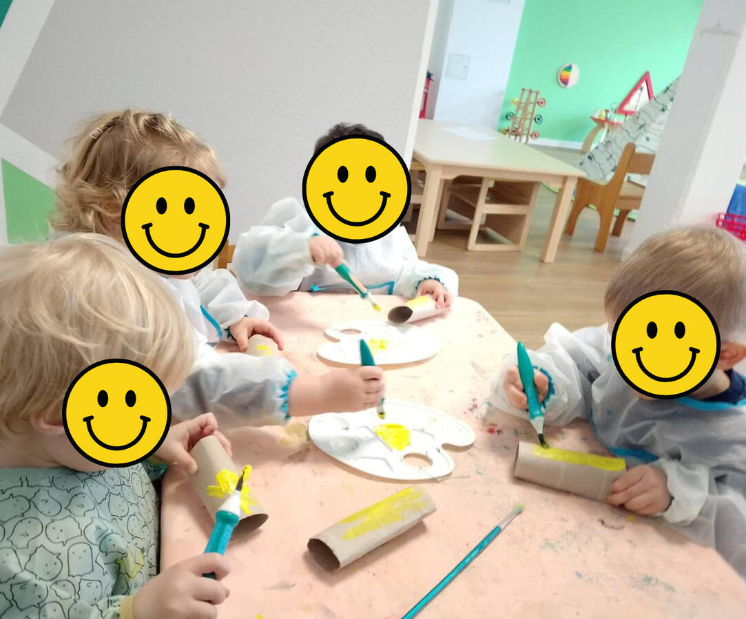 Hakuna Matata bilingual daycare children making arts and craft